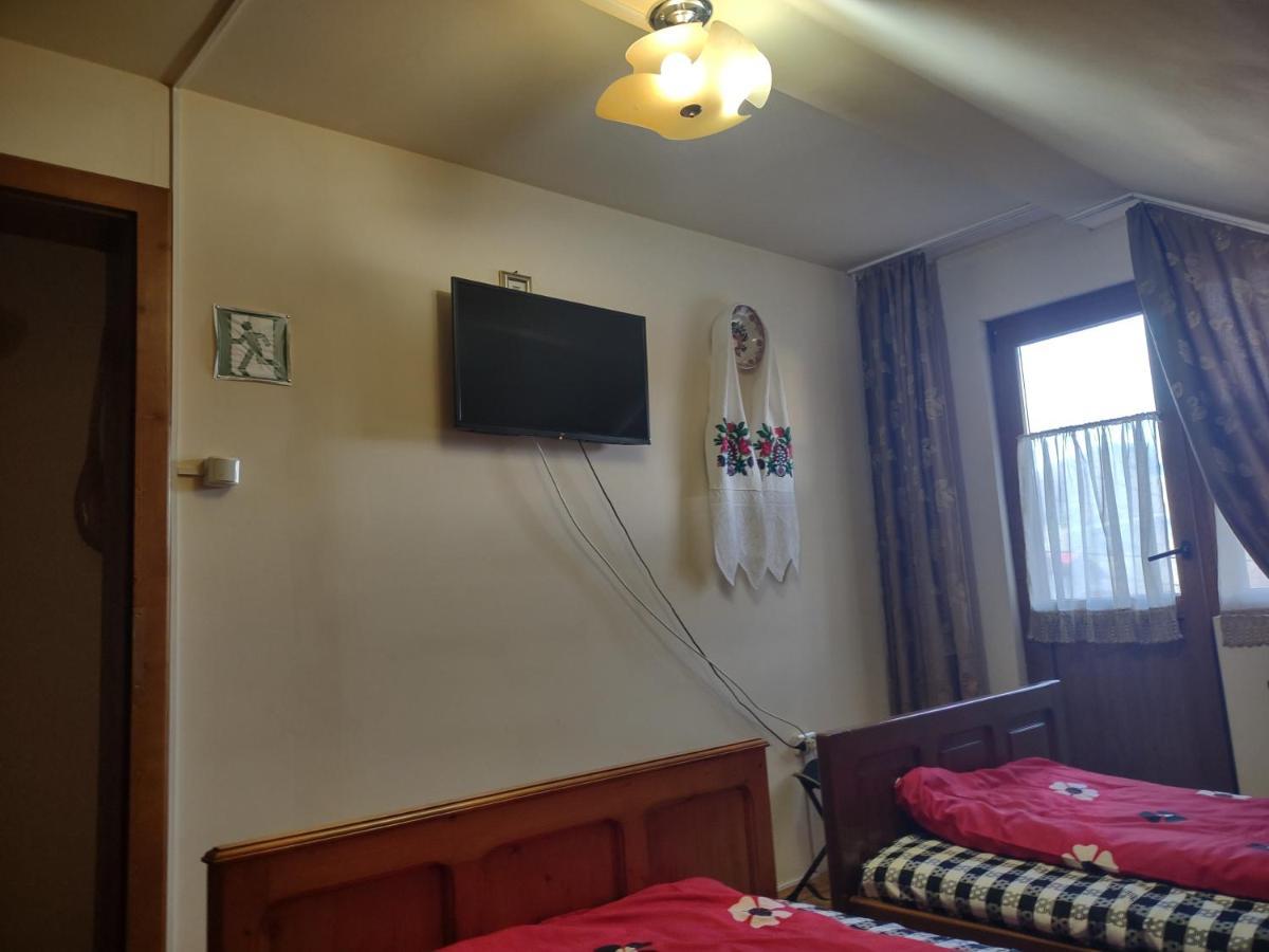 Pensiunea Ghiță Vasile Vadu Izei Exterior foto