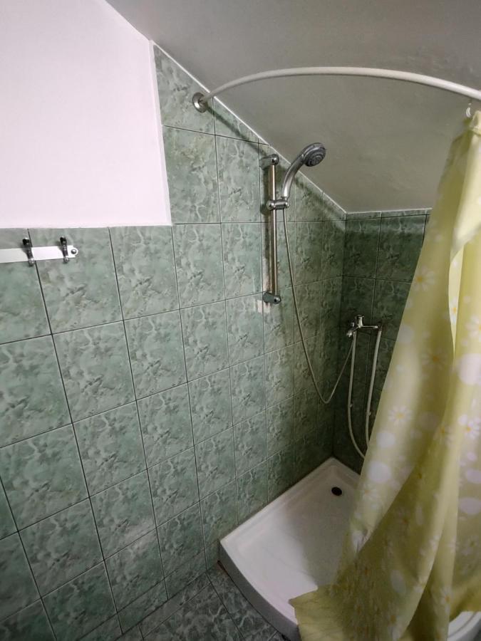 Pensiunea Ghiță Vasile Vadu Izei Exterior foto