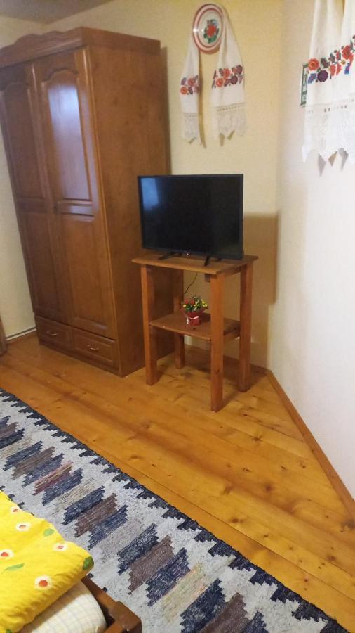 Pensiunea Ghiță Vasile Vadu Izei Exterior foto